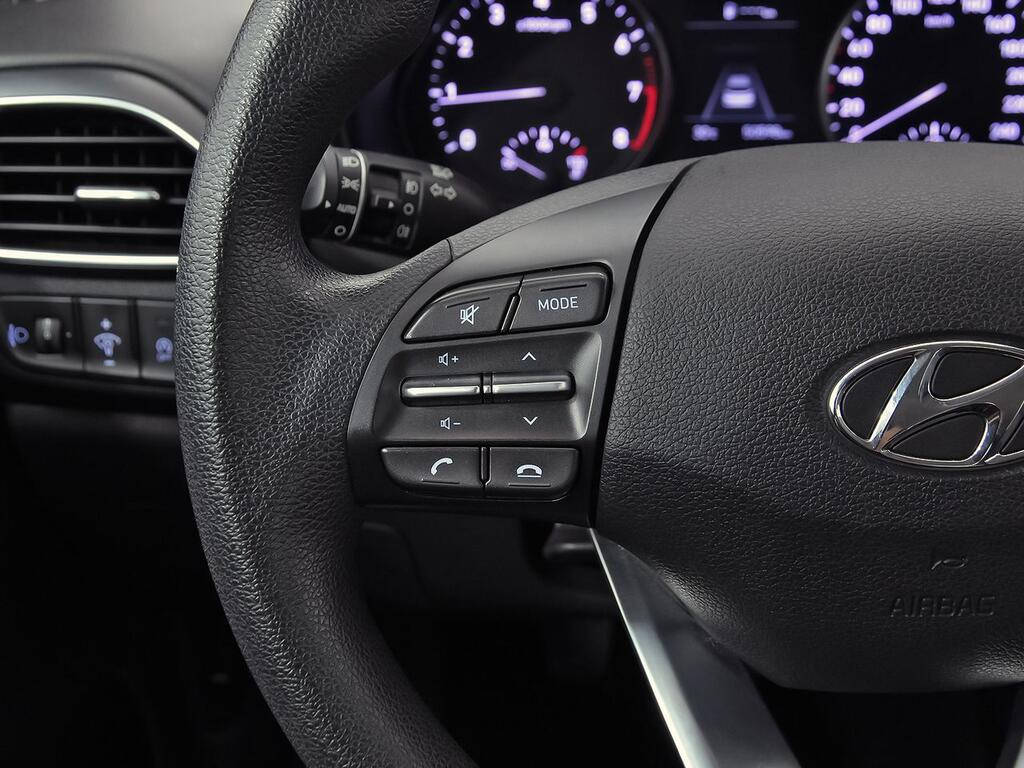 Hyundai i30 1.5 DPI Essence 18