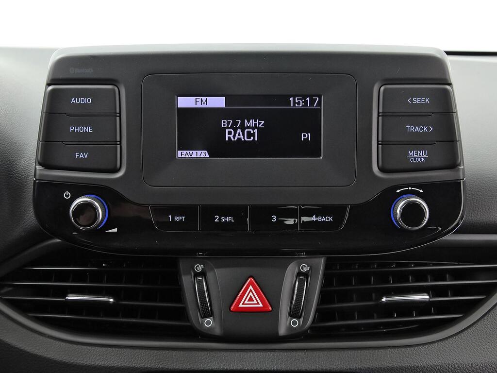 Hyundai i30 1.5 DPI Essence 21