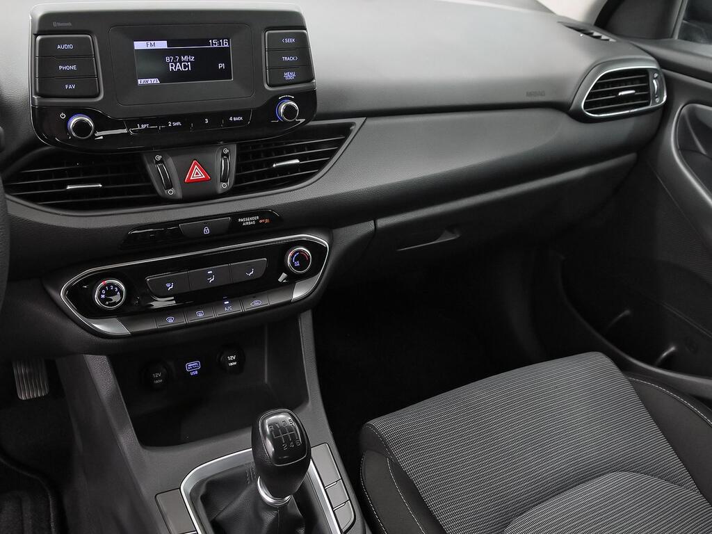 Hyundai i30 1.5 DPI Essence 12