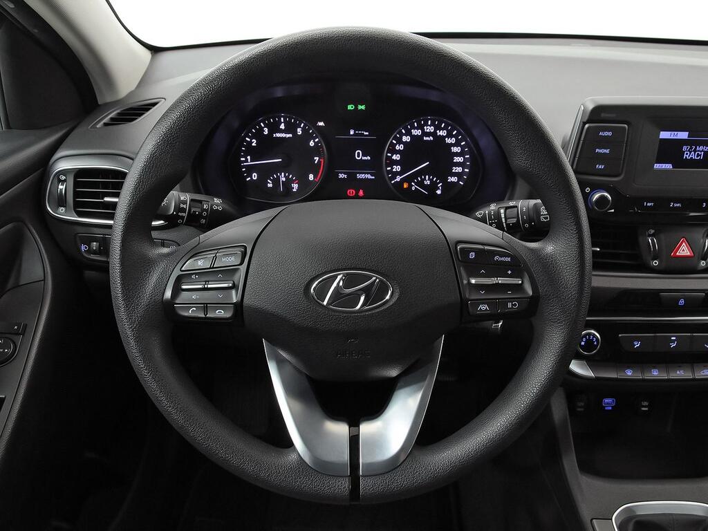 Hyundai i30 1.5 DPI Essence 20