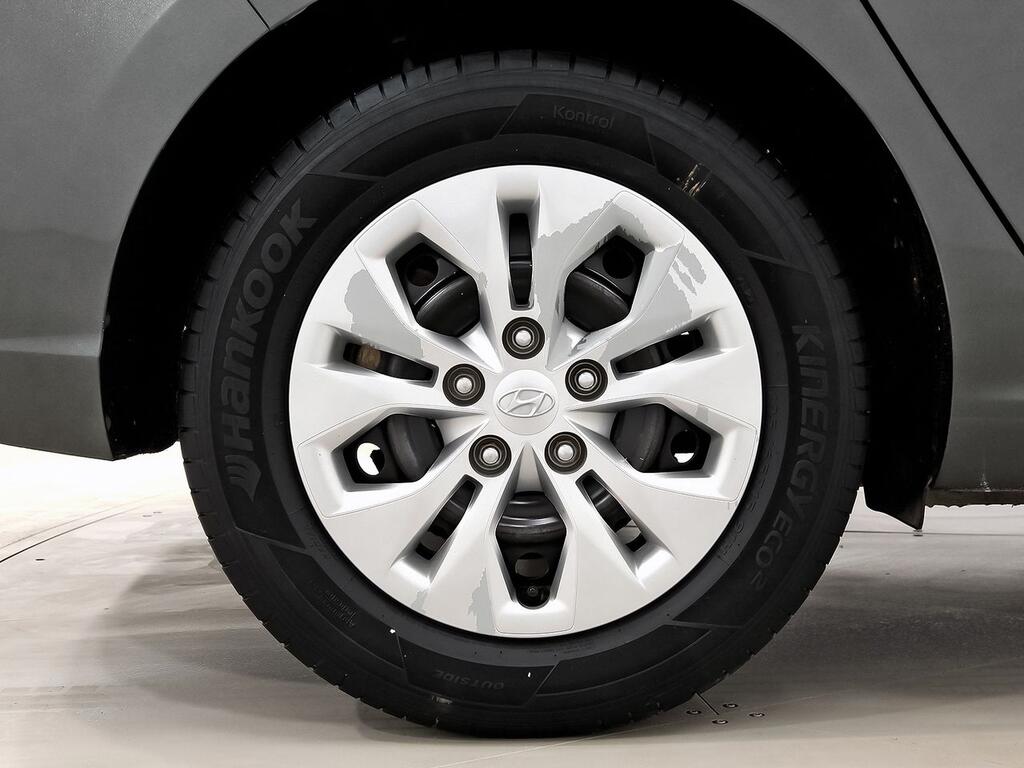 Hyundai i30 1.5 DPI Essence 11