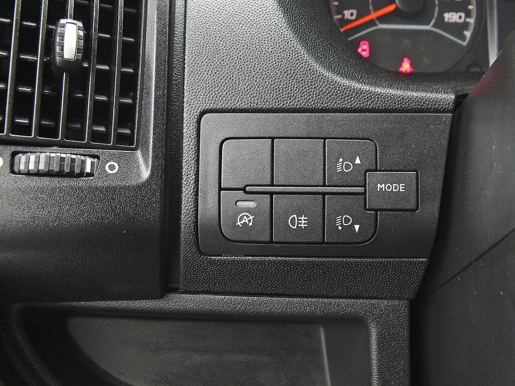 Citroën Jumper FURGON 2.2 BLUEHDI 120CV 30 L1H1 4P 13