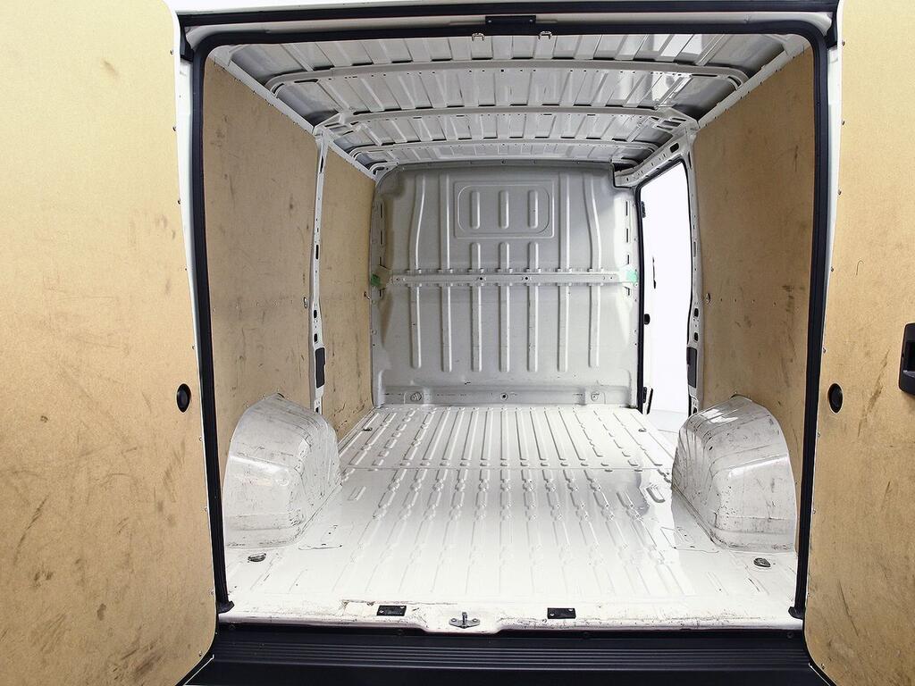Citroën Jumper FURGON 2.2 BLUEHDI 120CV 30 L1H1 4P 9