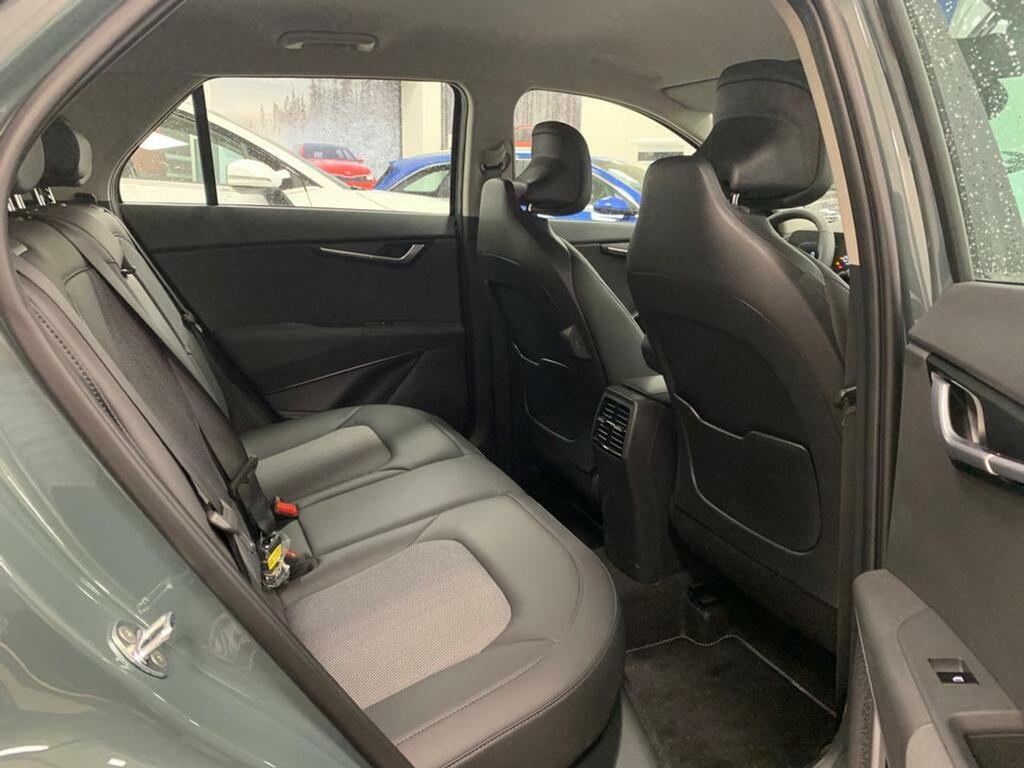 Kia Niro 1.6 GDi HEV 104kW (141CV) Drive 11