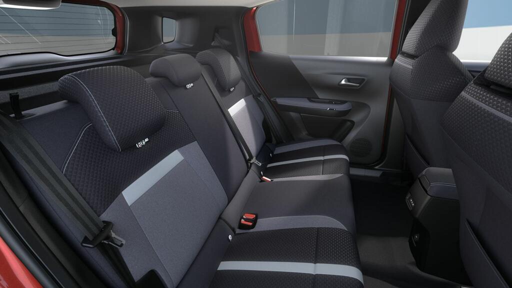 Opel Frontera 1.2T XHT Hybrid eDCT6 100kW GS 7