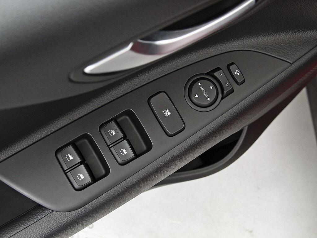 Kia Stonic 1.0 T-GDi 88kW (120CV) MHEV iMT Drive 17