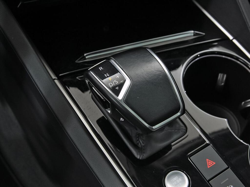 Volkswagen Touareg eHybrid Eleg 3.0 V6 TSI 280kW Tip 4M 32