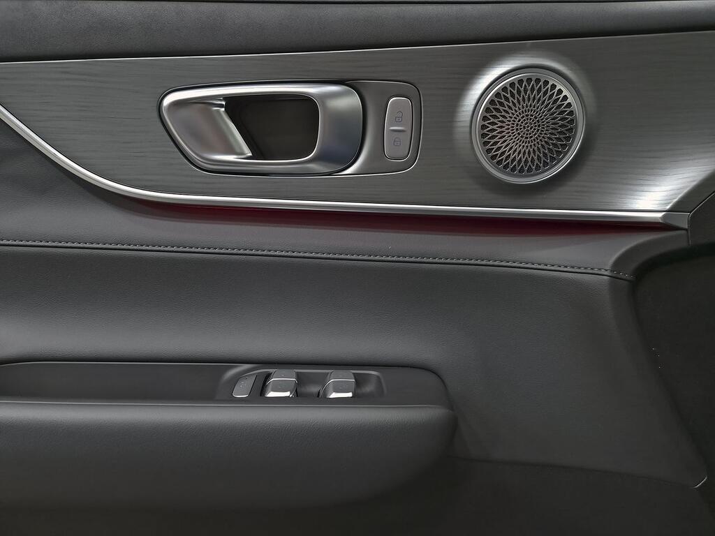 Ebro S800 1.6 TGDI Luxury 7 DCT 15