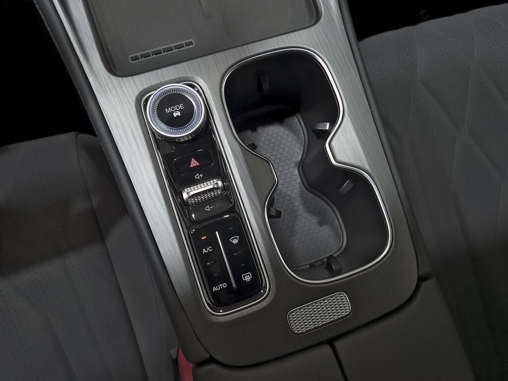 Ebro S800 1.6 TGDI Luxury 7 DCT 30