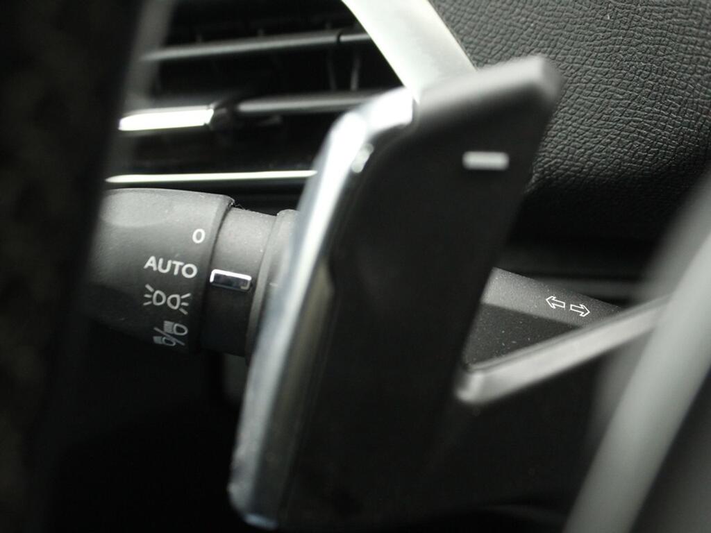 Peugeot 3008 1.5 BlueHDi 96kW (130CV) S&S Allure EAT8 19