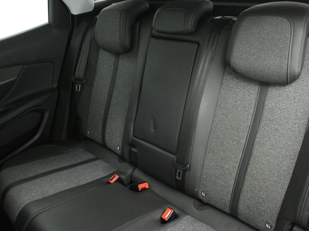 Peugeot 3008 1.5 BlueHDi 96kW (130CV) S&S Allure EAT8 11