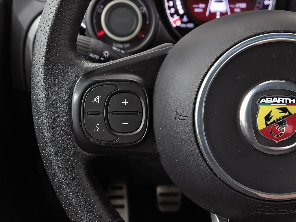 Abarth 500 595 1.4 16v T-Jet 121kW (165 CV) 17