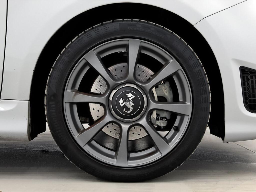 Abarth 500 595 1.4 16v T-Jet 121kW (165 CV) 11