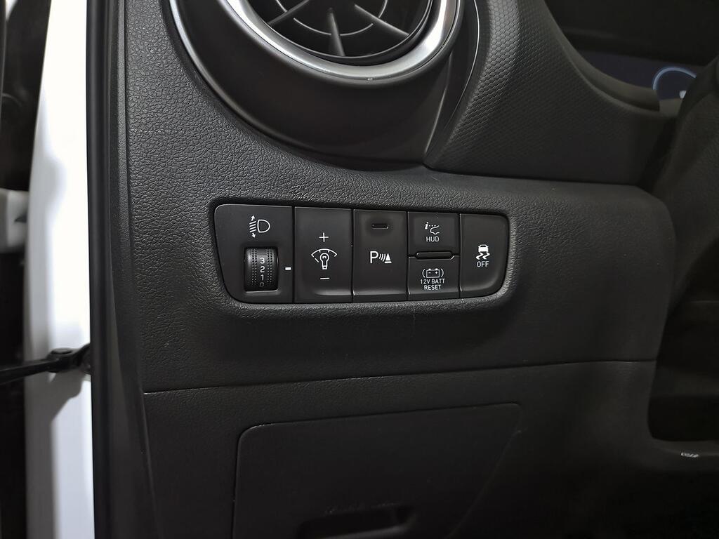 Hyundai Kona 1.6 GDI HEV Style Sky DCT 12