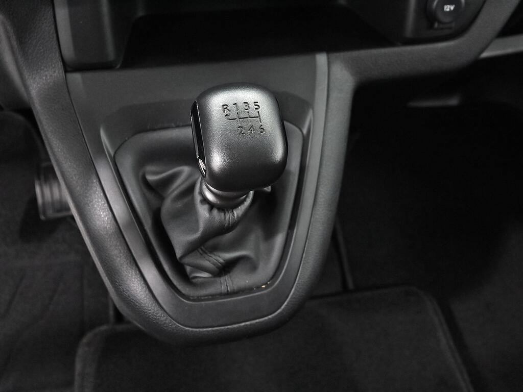 Peugeot Expert FG 1.5 BLUEHDI 120 STANDARD 4P 28