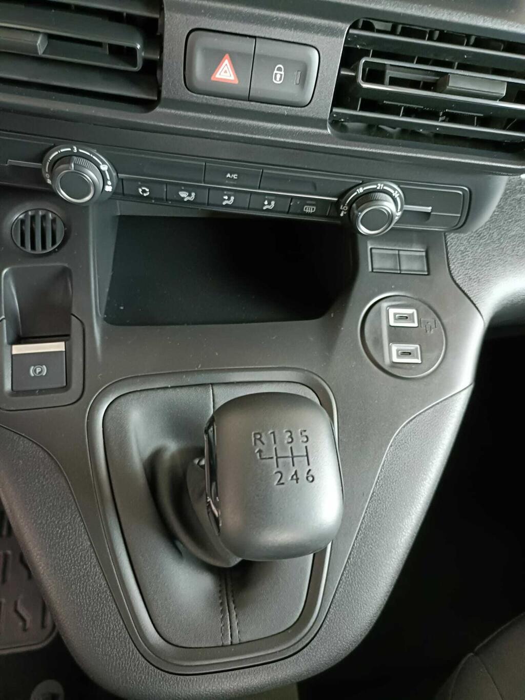 Citroën Berlingo Talla M BlueHDi 100 S&S PLUS 14