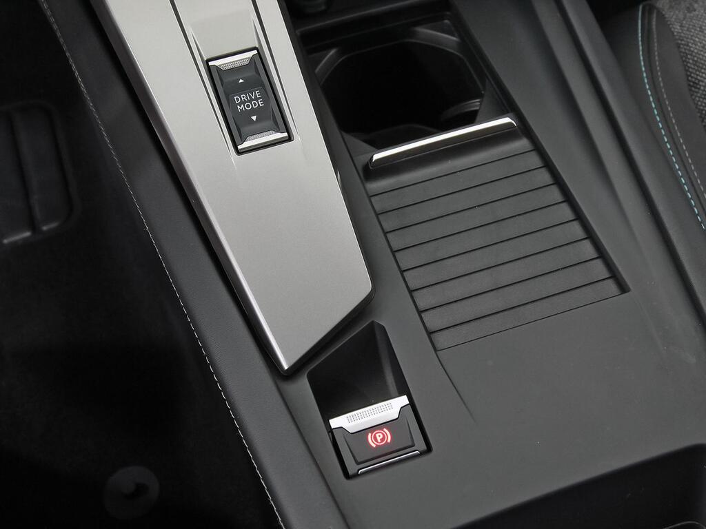 Peugeot 408 408 Allure Puretech 130 EAT8 30