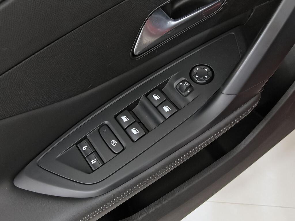 Peugeot 408 408 Allure Puretech 130 EAT8 10