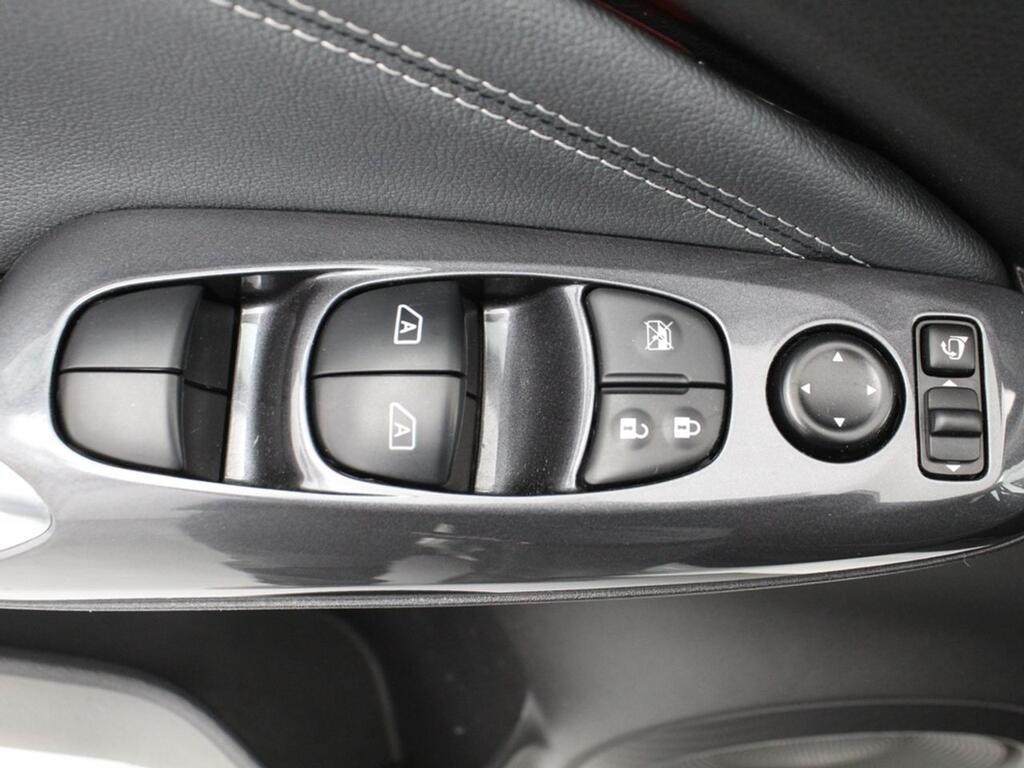 Nissan Juke DIG-T 86 kW (117 CV) 6 M/T N-CONNECTA 11