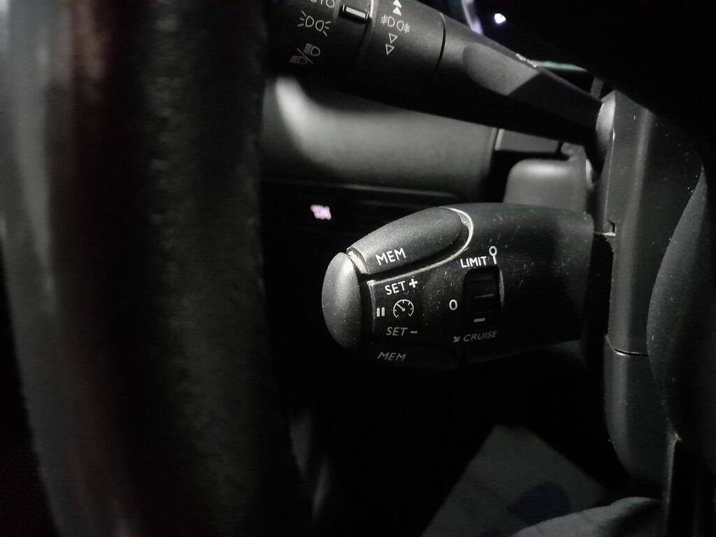 Citroën C3 Aircross BlueHDi 88kW (120CV) S&S SHINE 28