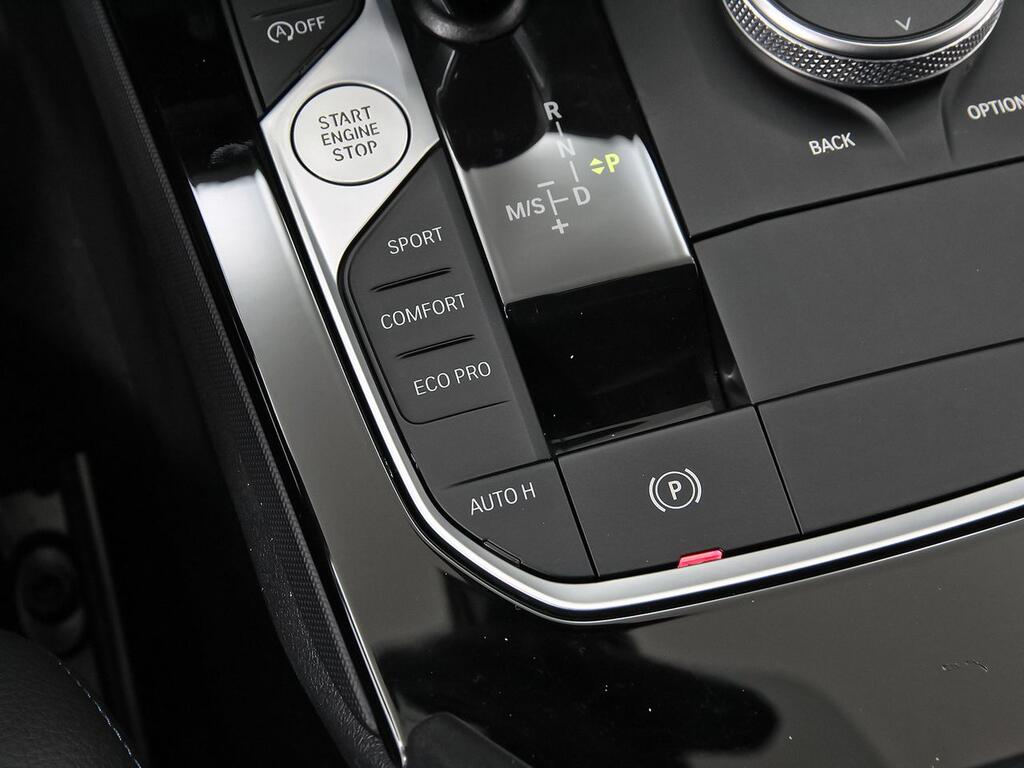 BMW Serie 1 118i Corporate Auto. 32
