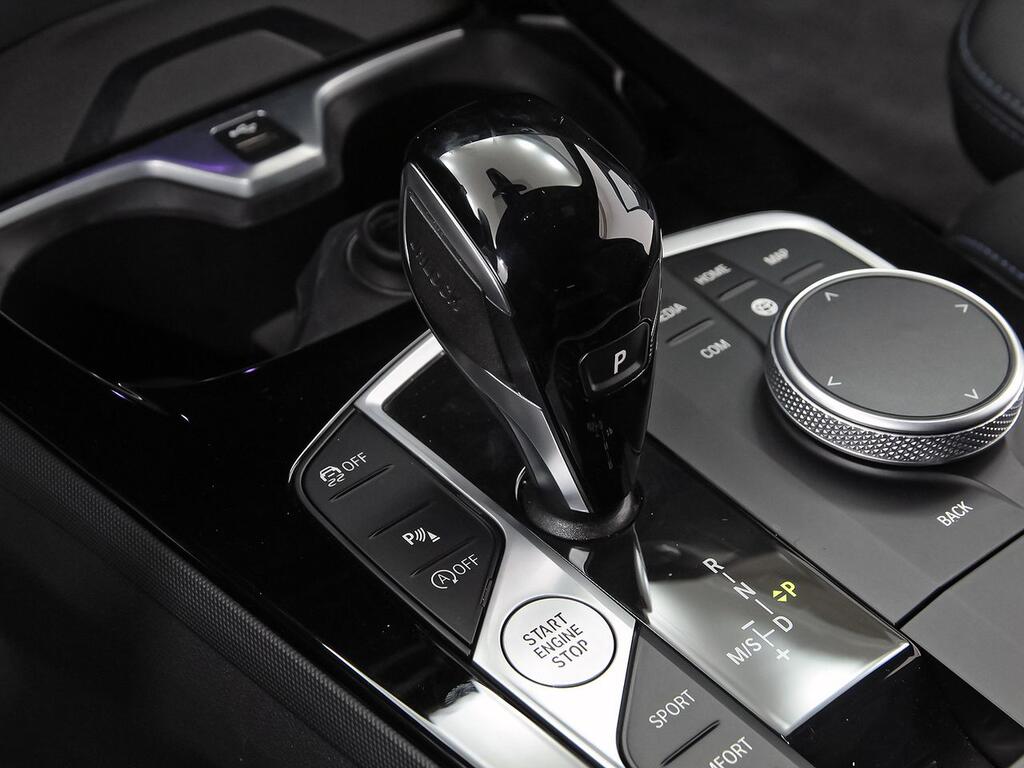 BMW Serie 1 118i Corporate Auto. 33