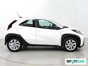 Toyota Aygo X Cross 1.0 VVT-I 72CV Play Toyota Aygo X Cross 1.0 VVT-I 72CV Play