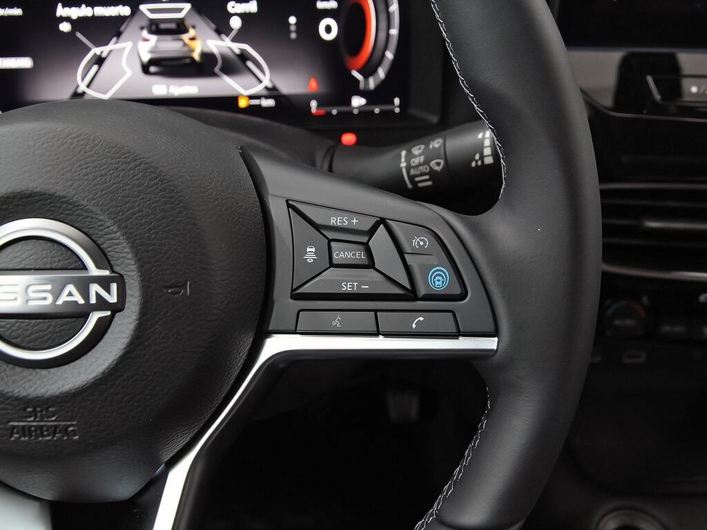 Nissan Juke DIG-T 84 kW (114 CV) 6M/T Tekna 17