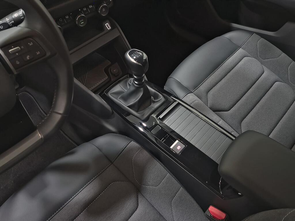 Citroën C4 PureTech 130 S&S 6v Plus 28