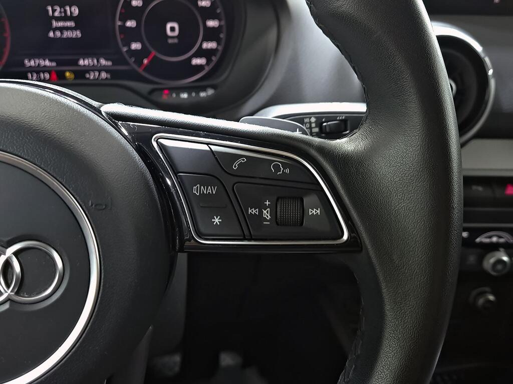 Audi Q2 Adrenalin 35 TFSI 110kW (150CV) S tronic 18