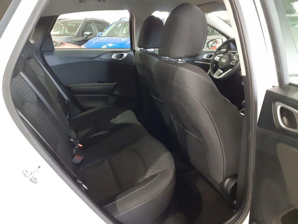 Kia Ceed 1.0 T-GDi 88kW (120CV) Drive 11