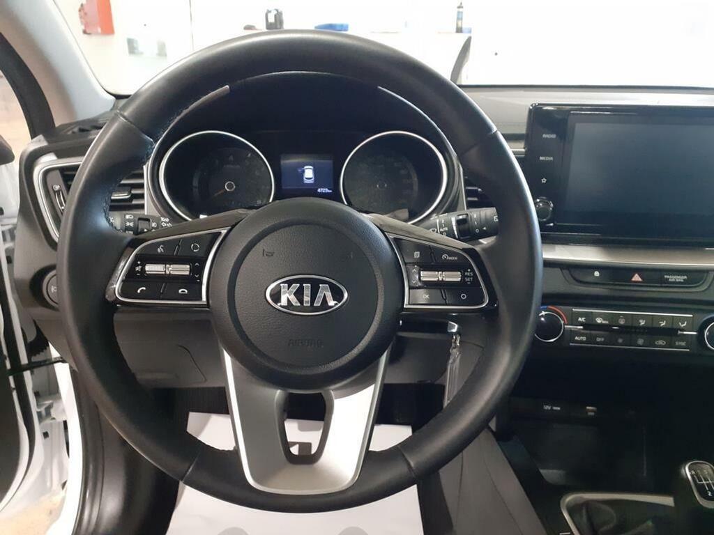 Kia Ceed 1.0 T-GDi 88kW (120CV) Drive 14