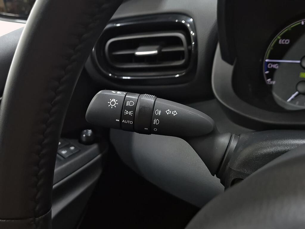Toyota Yaris 1.5 120H Active Plus 14