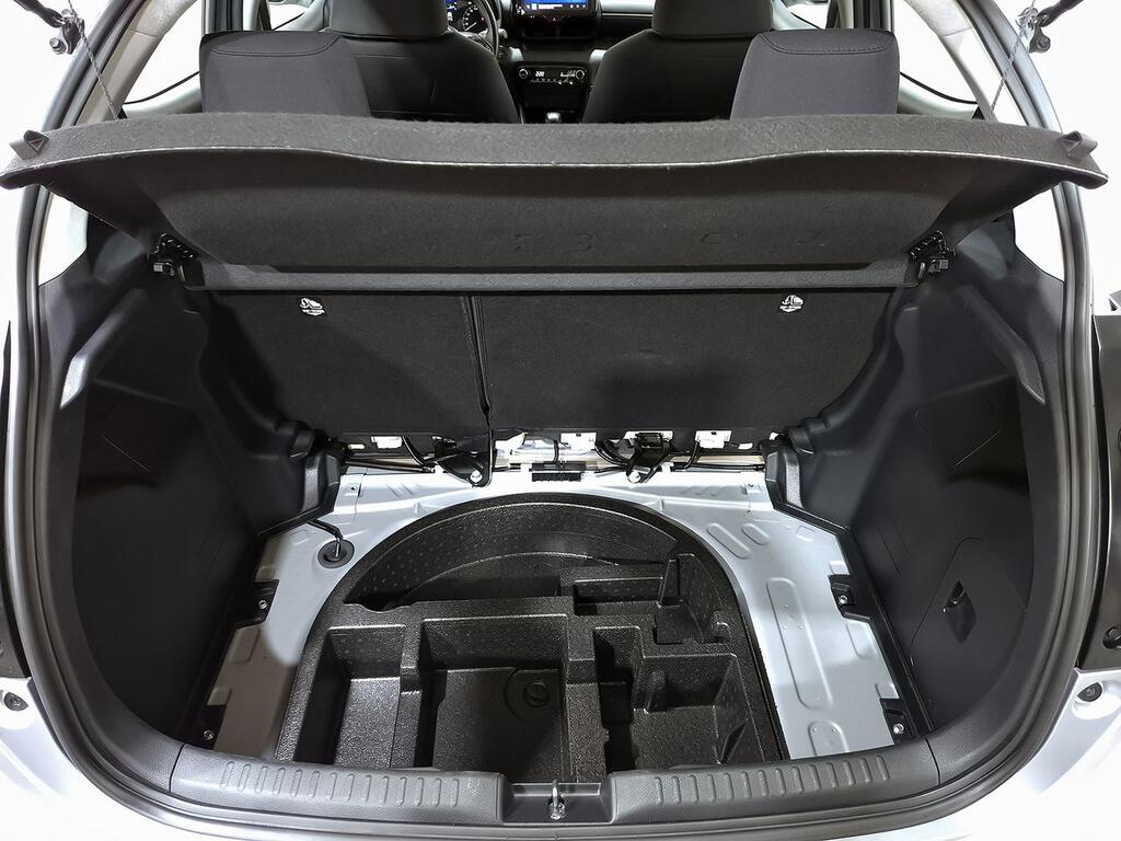 Toyota Yaris 1.5 120H Active Plus 29