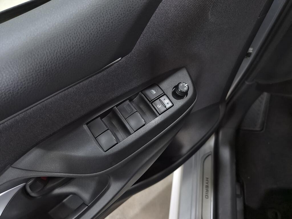 Toyota Yaris 1.5 120H Active Plus 11