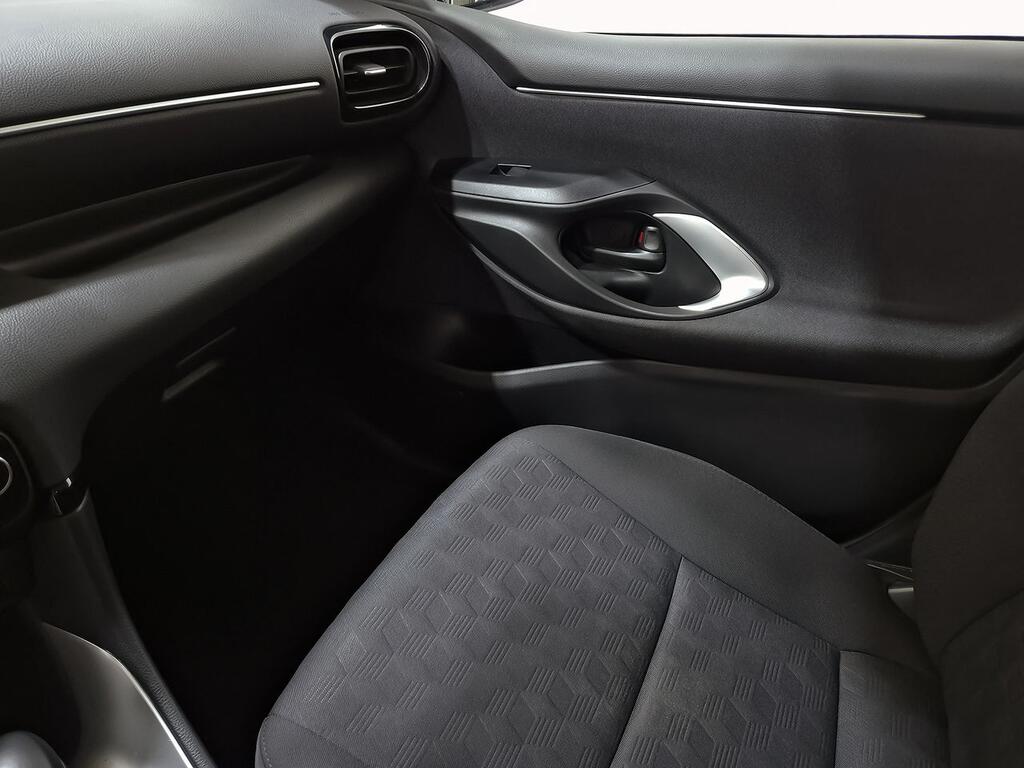 Toyota Yaris 1.5 120H Active Plus 28