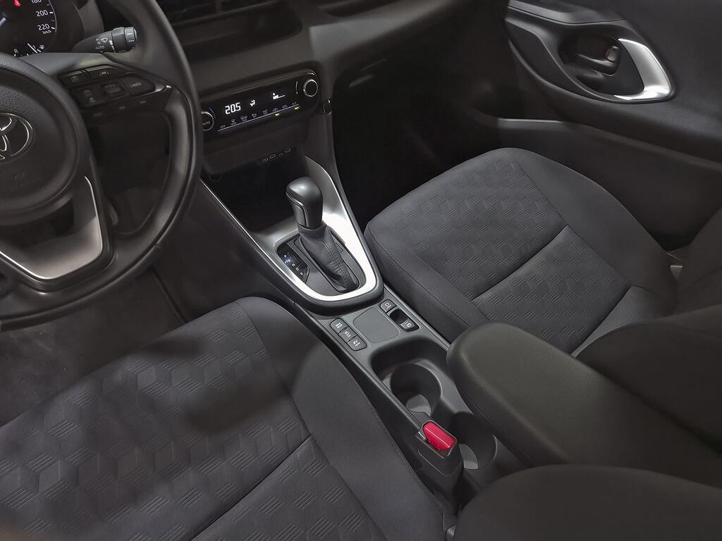 Toyota Yaris 1.5 120H Active Plus 27