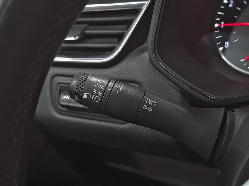 Renault Clio Intens TCe 67 kW (91CV) 14 Renault Clio Intens TCe 67 kW (91CV) 14
