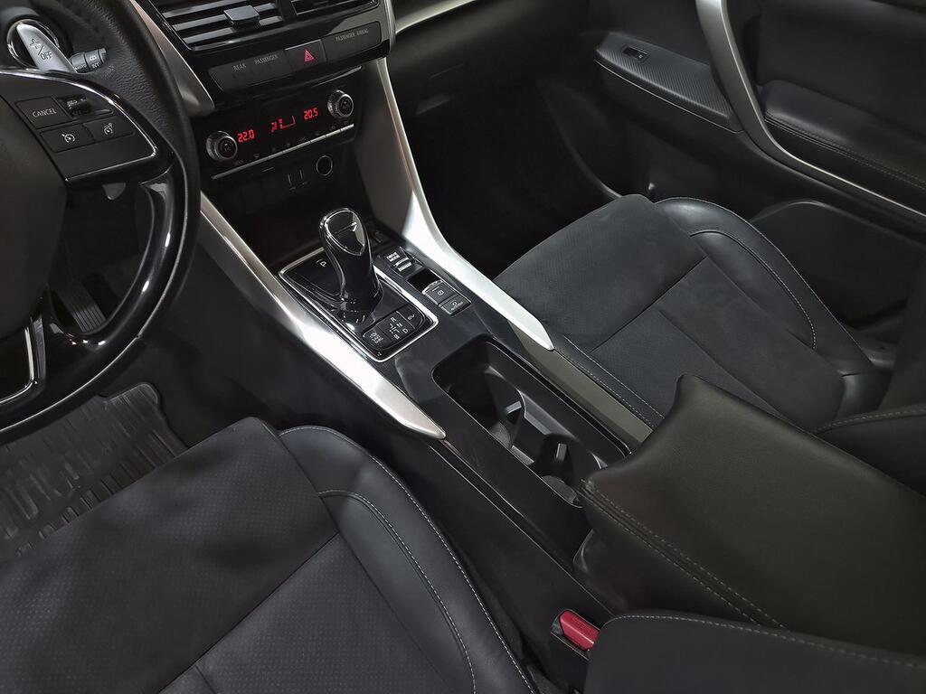 Mitsubishi Eclipse Cross 2.4 PHEV Kaiteki Auto 4WD 28