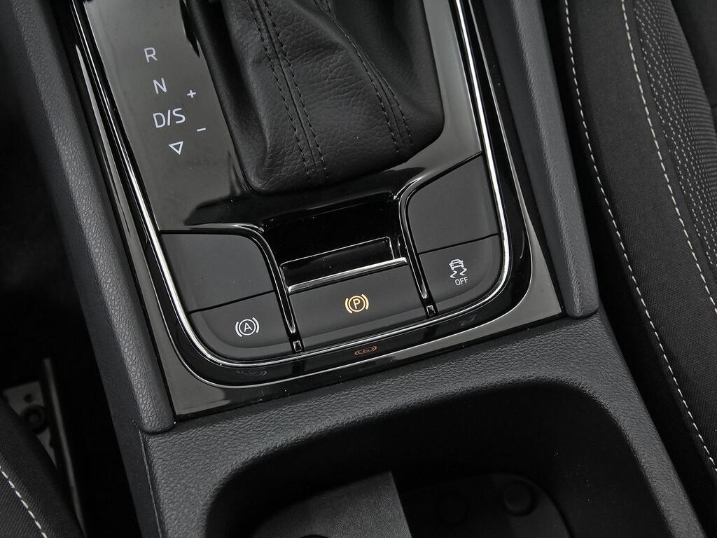 Skoda Karoq 1.5 TSI 110kW (150CV) DSG ACT Design 29