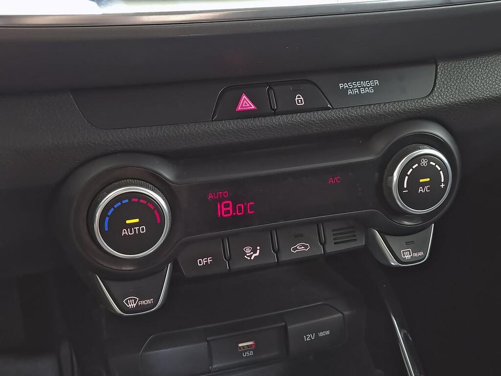 Kia Stonic 1.0 T-GDi 74kW (100CV) MHEV iMT Drive 24 Kia Stonic 1.0 T-GDi 74kW (100CV) MHEV iMT Drive 24