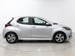 Toyota Yaris 1.5 120H Active Plus Toyota Yaris 1.5 120H Active Plus