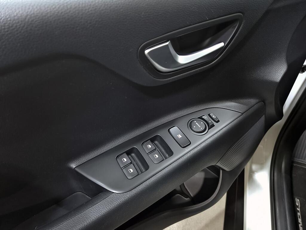 Kia Stonic 1.0 T-GDi 88kW (120CV) MHEV iMT Drive 11