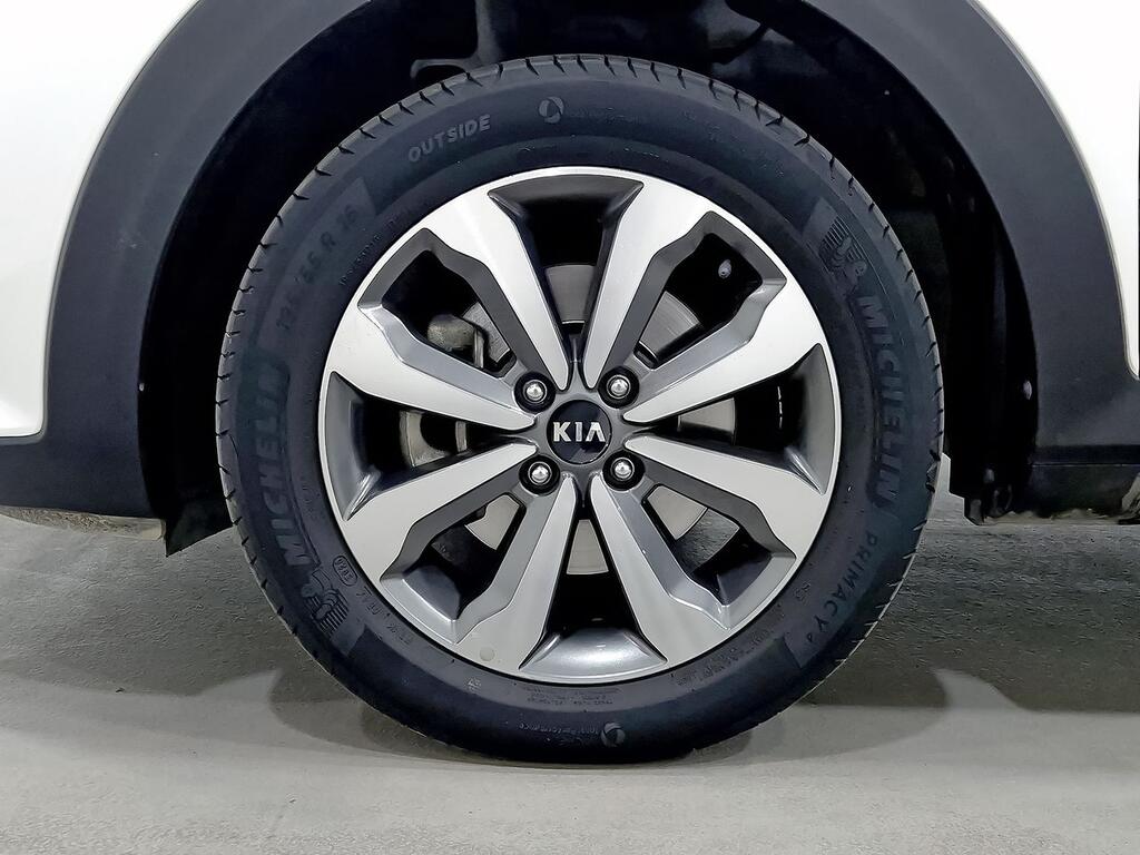 Kia Stonic 1.0 T-GDi 88kW (120CV) MHEV iMT Drive 10