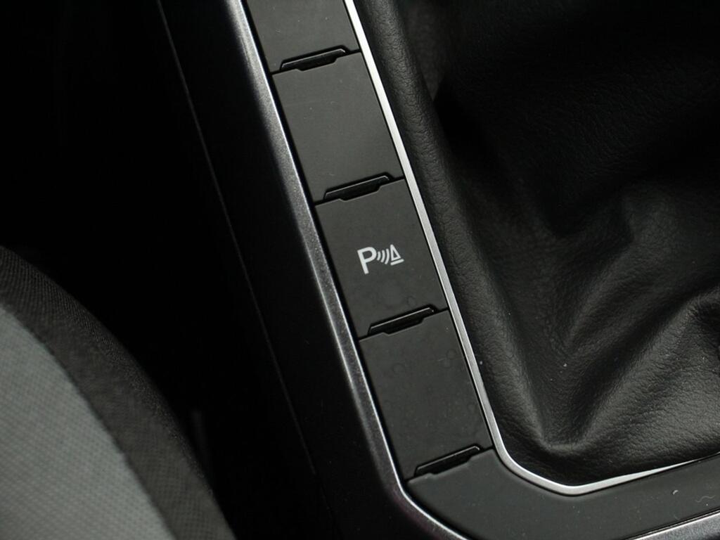 Volkswagen Polo Edition 1.0 59kW (80CV) 24