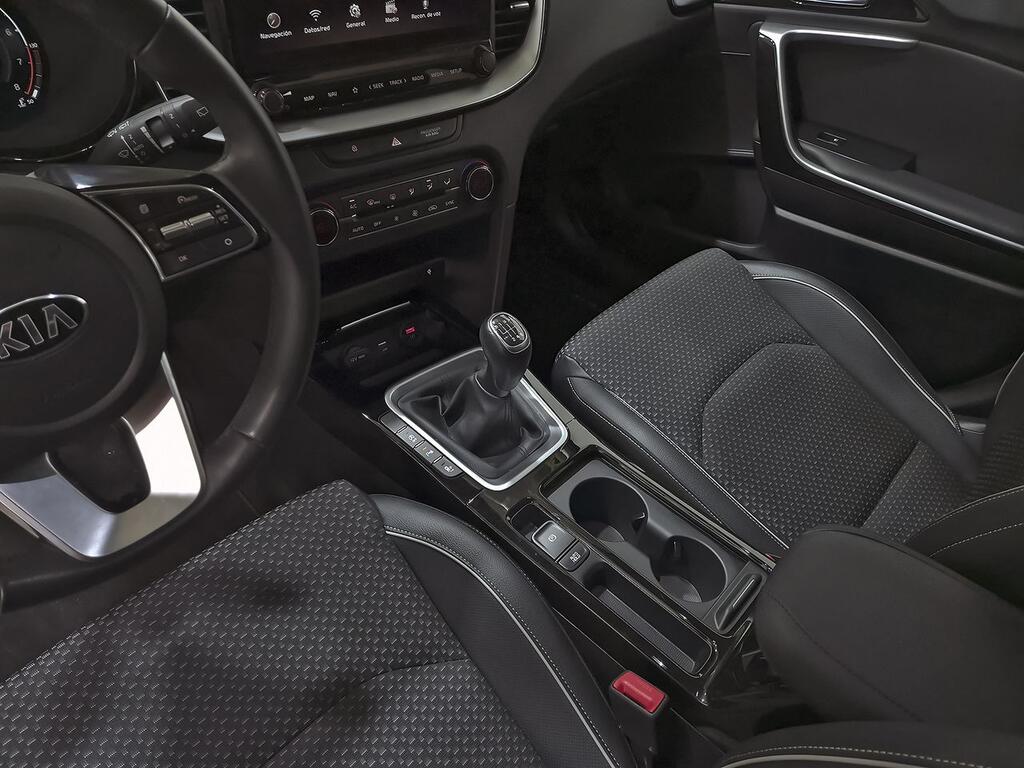 Kia XCeed 1.4 T-GDi Emotion 103kW (140CV) 29