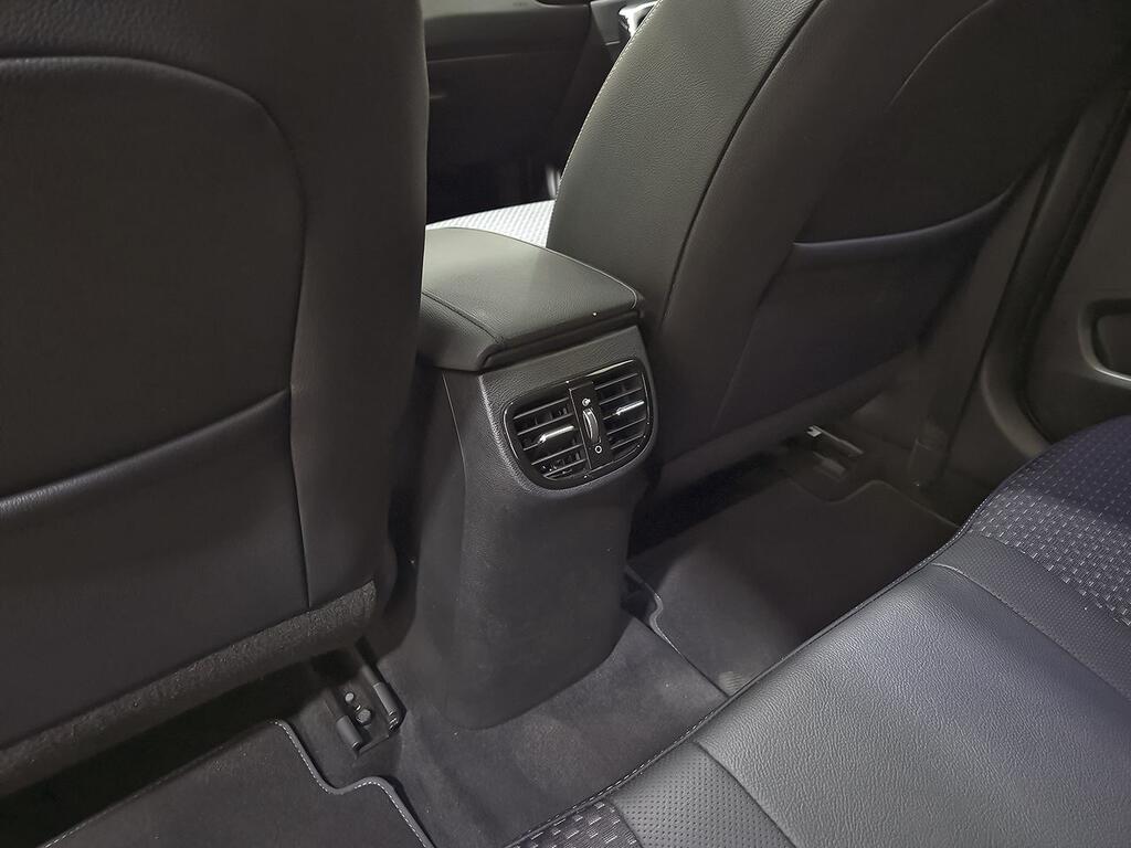 Kia XCeed 1.4 T-GDi Emotion 103kW (140CV) 33