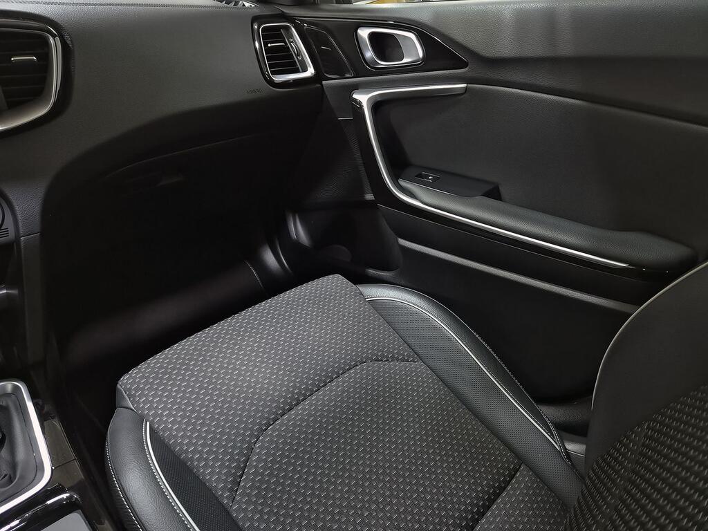 Kia XCeed 1.4 T-GDi Emotion 103kW (140CV) 31