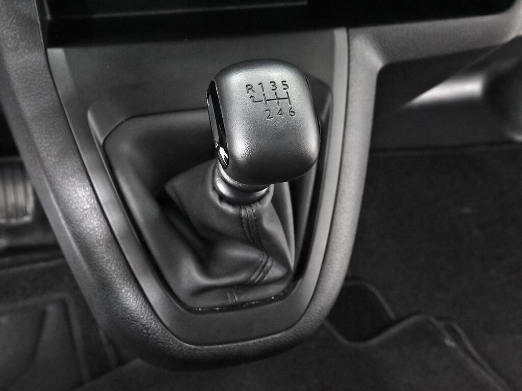 Peugeot Expert FG 1.5 BLUEHDI 120 STANDARD 4P 31