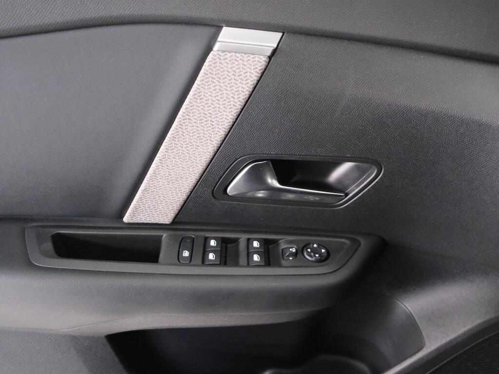 Citroën C4 PureTech 130 S&S 6v Shine 17